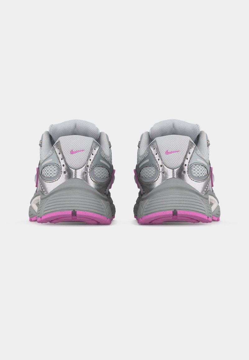 Gray and Magenta Athletic Sneaker Saucony Girls Volt 5.5Y Grey Print Magenta Pink Athletic  main image 4