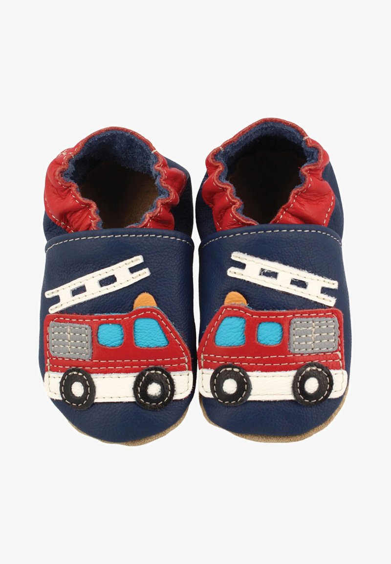 Leder-Babyschuhe in Marineblau mit roten Akzenten, versehen mit einem Feuerwehrauto-Design und einer Leiter. Weiche, flexible Sohle für Komfort.