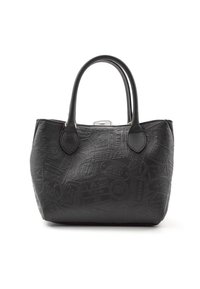 Svart handväska i präglat läder som har olika cirkulära och rektangulära mönster, dubbla rundade handtag och ett lås.