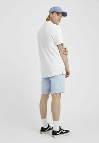 BZB BERMUDA - Short - bleu clair