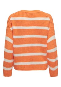 Orange gestreifter Pullover mit weißen horizontalen Streifen, aus einem strukturierten Strickstoff mit runder Halslinie. Lange Ärmel und cropped Passform.