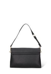 Borsa a tracolla in pelle nera testurizzata con tracolla regolabile e dettagli in metallo color oro, forma rettangolare con pattina a ribalta.