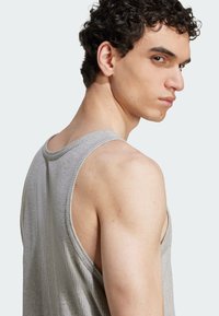 adidas Originals ESS TANK - Top - medium grey heather white