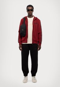 EA7 Emporio Armani Marškinėliai su spaudiniu - whitecap gray