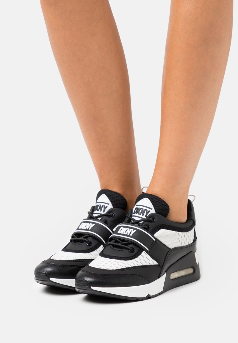 DKNY AISLIN Trainers pale white/black/white Zalando.co.uk