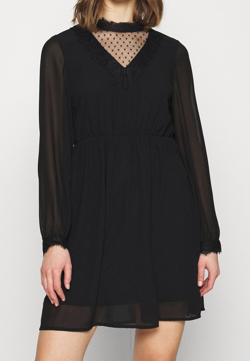 Vero Moda Koktejlové šaty / šaty na párty - black