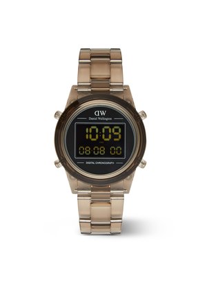 Cyfrowy zegarek chronograf z okrągłą, przezroczystą brązową kopertą, czarnym wyświetlaczem i złotymi cyframi cyfrowymi. Bransoleta z metalowych ogniw w jasnym beżu.