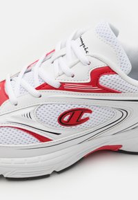 Champion RUN 00 LOW CUT SHOE UNISEX - Edzőcipő - white/red/new black