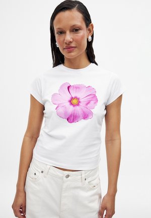 NA-KD Print T-shirt - pink flower