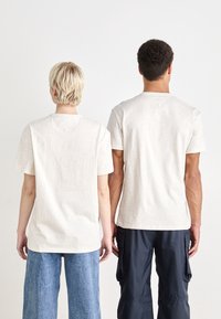 Thumbnail Image 4