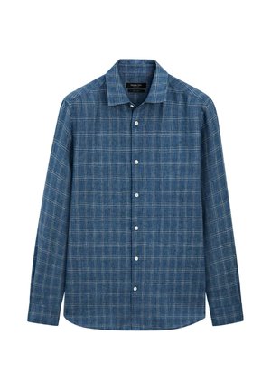 Niebieska, długorękawowa koszula na guziki w białą kratę z klasycznym kołnierzykiem, pokazana na płasko na białym tle.
