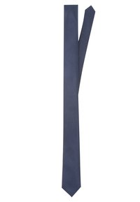 Cravatta da uomo blu navy con punta classica a punta, posata piatta su sfondo bianco.