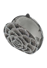 Kralenclutch in zwarte en zilveren kleuren, met bloemenmotief, afgeronde vorm en metalen interieur; voorzien van een sluiting met gesp.