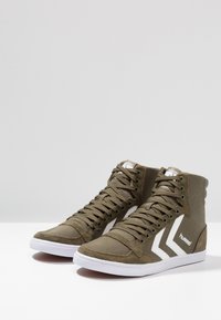 Hummel SLIMMER STADIL - Sapatilhas de cano alto - dark olive