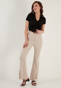 LELA SLIM FIT - Bluse - black