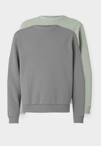 Dve mikiny uložené vertikálne. Predná je šedá, má okrúhly výstrih, rebrované manžety a spodný lem. Zadná je svetlo zelená.