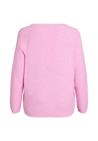 Světle růžový pletený svetr s jemnou texturou, rovný lem, široké rukávy a kulatý výstřih, s jednoduchým a minimalistickým designem.