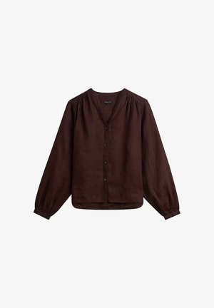 Ciemnobrązowa bluzka z długim rękawem, zapinana na guziki z przodu, z delikatnymi marszczeniami na ramionach i mankietach oraz zaokrąglonym dołem.