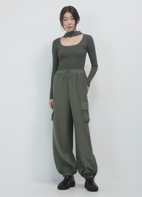 Calliope JOGGER TASCHE  - Cargohose - verde militare chiaro