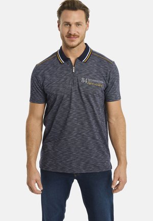 Marine gestreifter Polo-Shirt mit einem Reißverschlusskragen, kurzen Ärmeln und gelben Akzenten. Ausgestattet mit strukturiertem Stoff und einem Logo auf der Brust.
