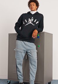 Jordan Mikina - black