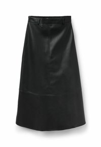 Minifalda negra de corte en A hecha de cuero, con una textura suave, cinturilla con pasadores y costuras decorativas en la parte inferior.