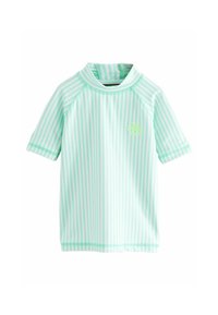Rash guard à manches courtes rayé vert clair et blanc. Dispose d'un col haut et d'un petit graphisme de soleil sur la poitrine. Fabriqué en matériau extensible.