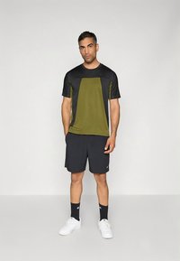 Champion C-TECH COLORBLOCK CREWNECK  - T-shirt till träning - khaki