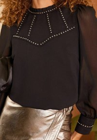 Love & Roses PETITE FIT - STUD TRIM LONG SLEEVE - Blúzka - black