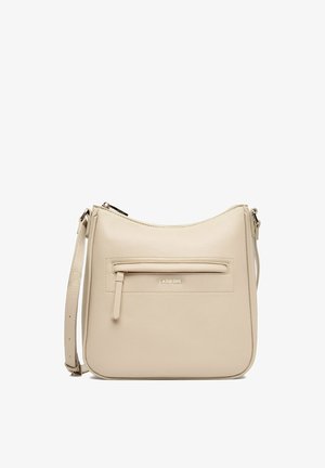 Beżowa skórzana torebka na ramię z regulowanym paskiem, przednią kieszenią na zamek oraz logo "LASOCKI" wytłoczonym pod kieszenią.