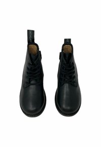 Stivali alla caviglia in pelle nera con puntetonde, lacci davanti e linguette di tiraggio. Presentano una texture liscia e cuciture rinforzate lungo la suola.