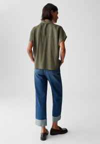 OPUS LOOSE FIT CRINKLE - Camicia - olive leaf
