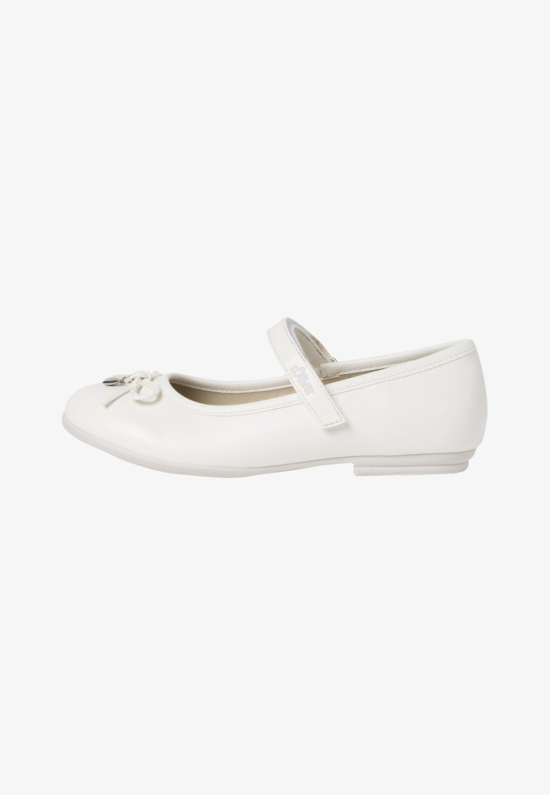 Weiße Leder-Ballerinas mit runder Zehenpartie, ausgestattet mit einem Mary Jane-Riemen und einer Schleifendekoration an der Vorderseite. Niedrige, flache Gummisohle.