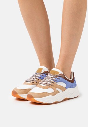 Scotch & Soda CELEST - Trainers - sand/multi-coloured