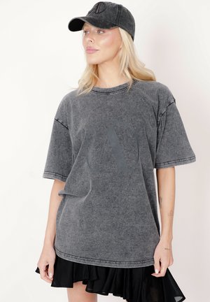 - T-shirt z nadrukiem