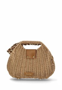Bolso de paja tejido en forma redondeada con un asa de cuero marrón, que presenta un acento de estampado de leopardo y detalles en dorado.