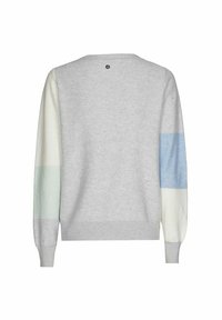Grijze trui met veelkleurige mouwen in blauw, groen en wit. Heeft een ronde halslijn en geribde manchetten. Zachte textuur, minimalistisch ontwerp.