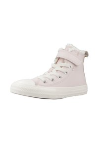 Zapatillas altas de cuero rosa suave con suela de goma blanca, diseño de cordones y forro de peluche en el cuello. Correa de velcro para el cierre.
