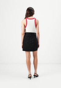 Pepe Jeans MINI SKIRT  - Džinsa auduma svārki - black denim
