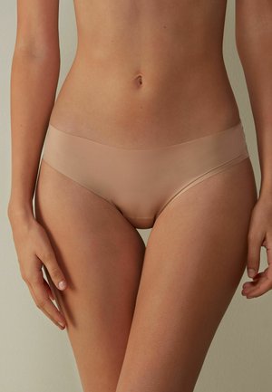 BEQUEMER NAHTLOSER - Slip - natürlich soft beige