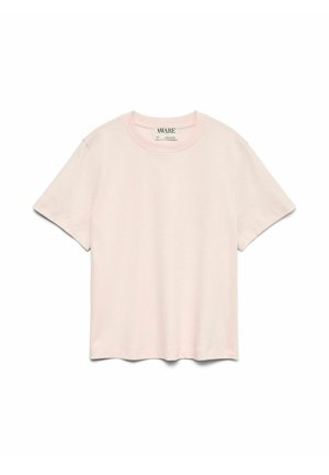 Jasnoróżowa krótki rękaw T-shirt wykonany z miękkiego materiału, z okrągłym dekoltem i luźnym krojem, bez wzorów i widocznych elementów metalowych.