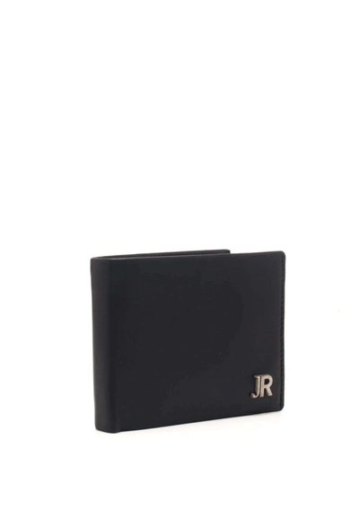 Portafoglio in pelle nera con una texture liscia, design pieghevole in due parti e logo metallico "JR" sul fronte. Forma compatta per una facile conservazione.