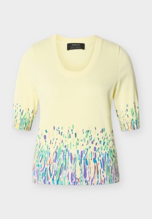 Pulover scurt cu mâneci scurte, galben deschis, cu decolteu rotund, având un model abstract multicolor pe marginea tivului și a mânecilor.