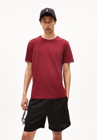 ARMEDANGELS JAAMES - T-Shirt basic - dark crimson