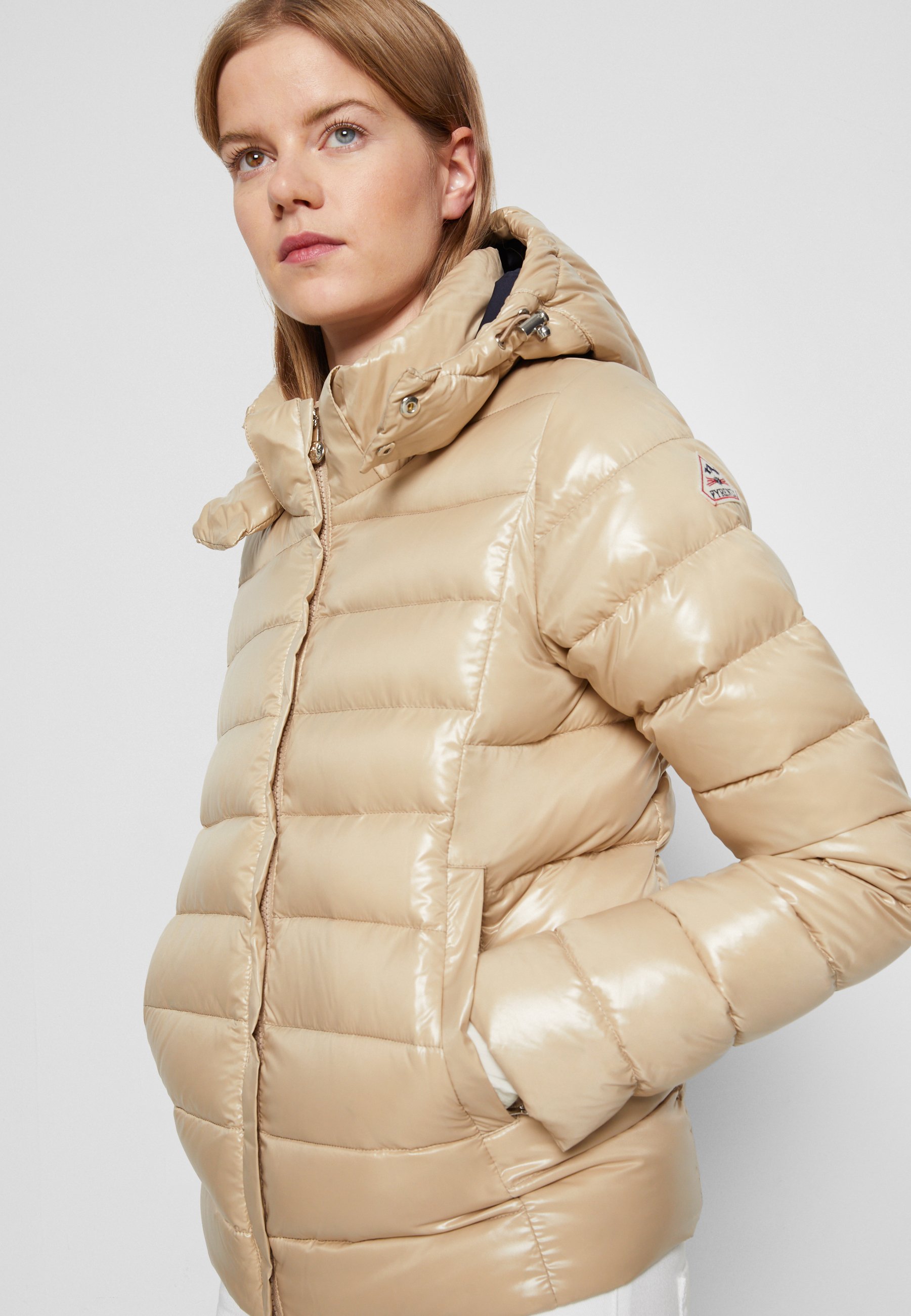 pyrenex spoutnic down jacket