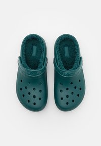 Crocs CLASSIC LINED - Tamancos - evergreen