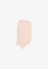 Échantillon de fond de teint crémeux rose clair avec une texture lisse, montrant des variations de profondeur subtiles et des coups de pinceau clairs.