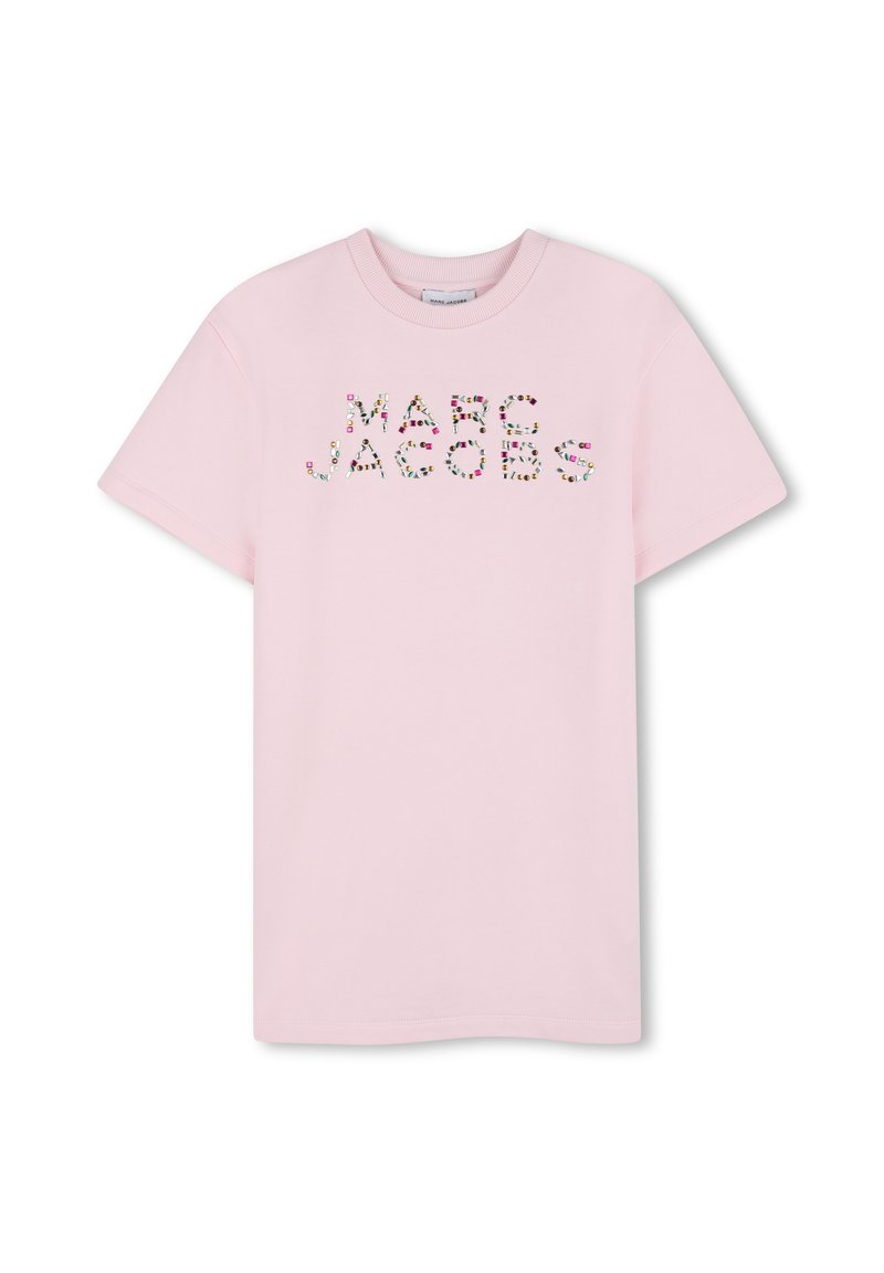 Ροζ βαμβακερό t-shirt με κοντά μανίκια και στρογγυλή λαιμόκοψη. Διαθέτει πολύχρωμα γράμματα με floral εκτύπωση "MARC JACOBS" στο εμπρόσθιο μέρος.