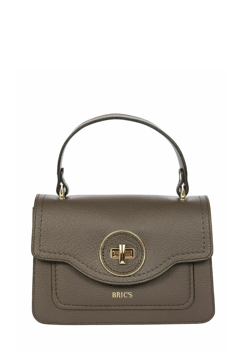 Sac à main en cuir texturé gris avec une anse supérieure, des accessoires en or et un fermoir circulaire. Présente des accents cousus et un logo à l'avant.