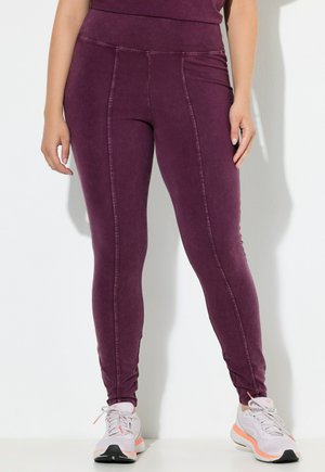 - Legginsy
